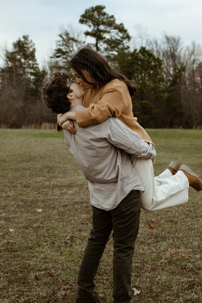 engagement photo outfits