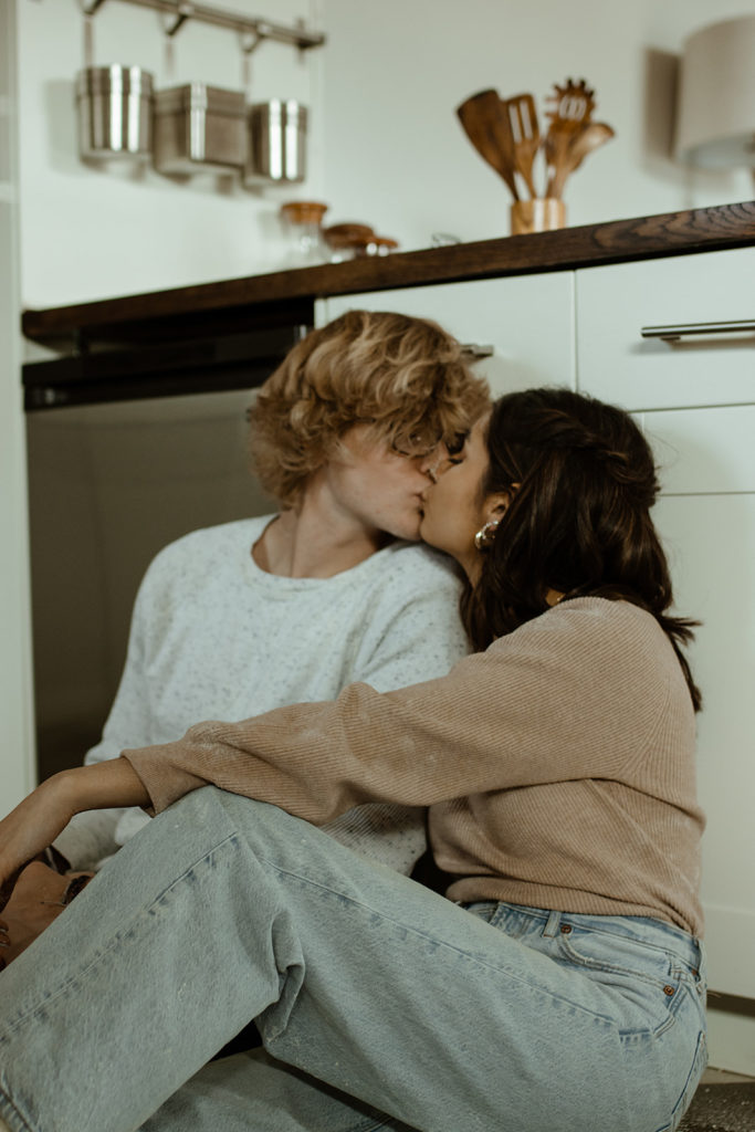 what to wear for engagement photos